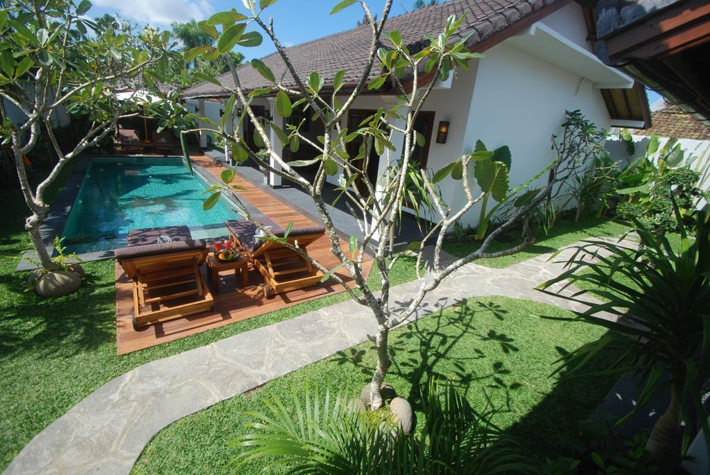 In Villa Seminyak (Bali)
